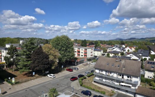 Gepflegt – gemütlich eingerichtet – schöne 3-ZKB-ETW mit Balkon u. Einzelgarage