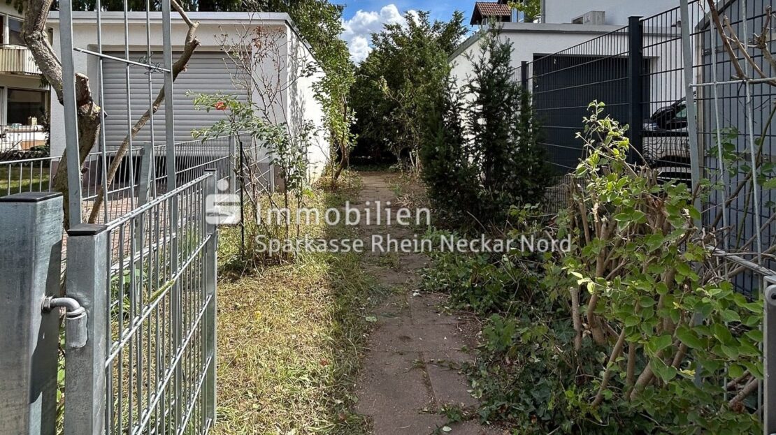 Zugang über den Garten